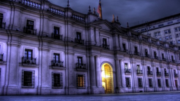 La-Moneda-Palace-Wallpaper-Santiago-Chile-768x1366